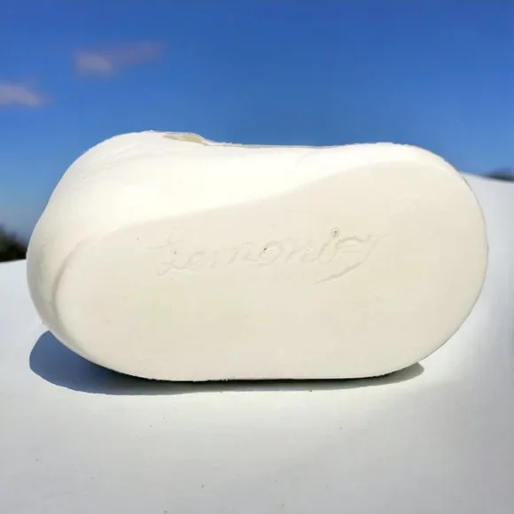 Vintage Porcelain Baby Bootie Shoe Handmade & Hand Painted Keepsake W/ Gold Trim - Picture 9 of 9